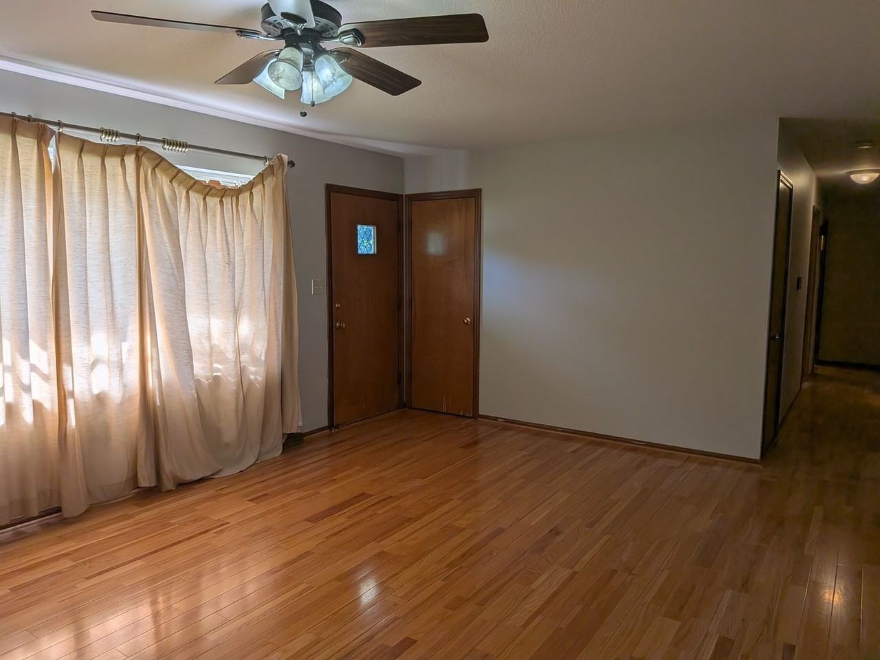 2513 Lilac Dr - Photo 6 of 50