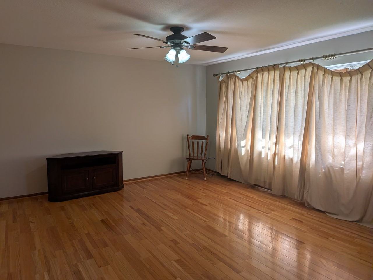 2513 Lilac Dr - Photo 7 of 50