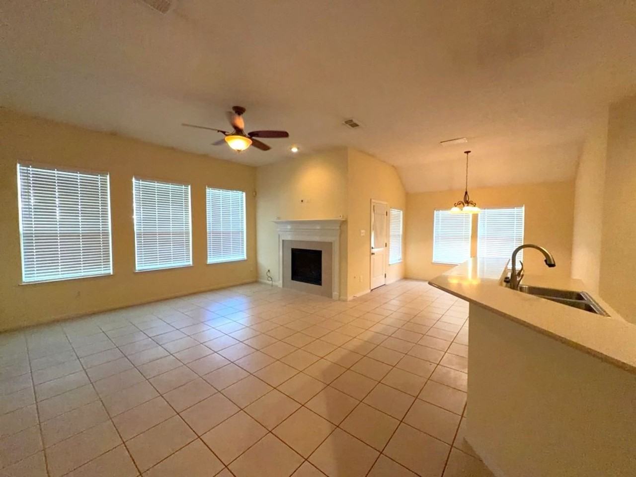 20007 Brackenton Crest Ct - Photo 5 of 32