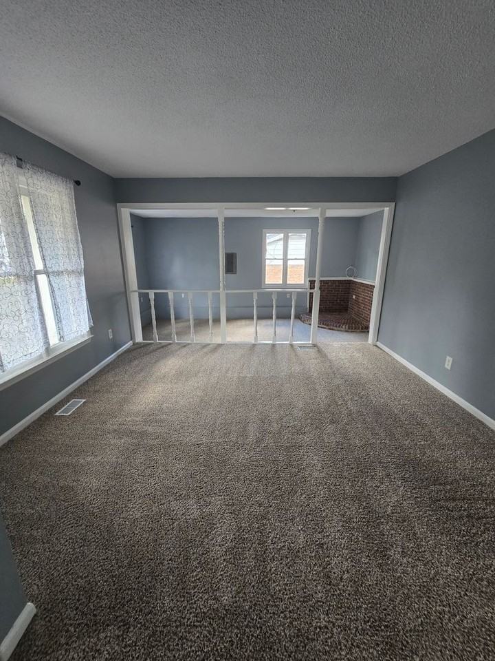 520 Nottingham Dr - Photo 2 of 14