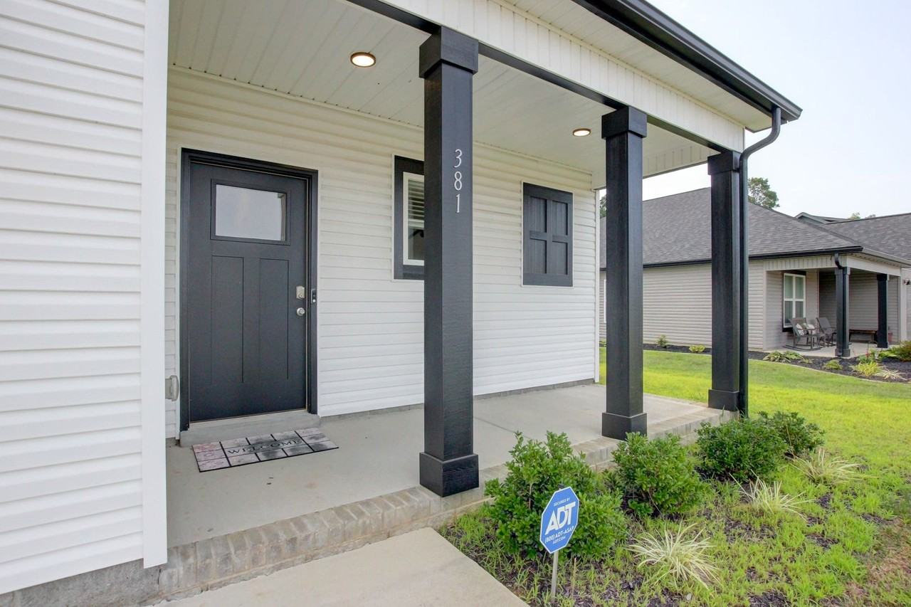381 Galway Dr - Photo 4 of 35