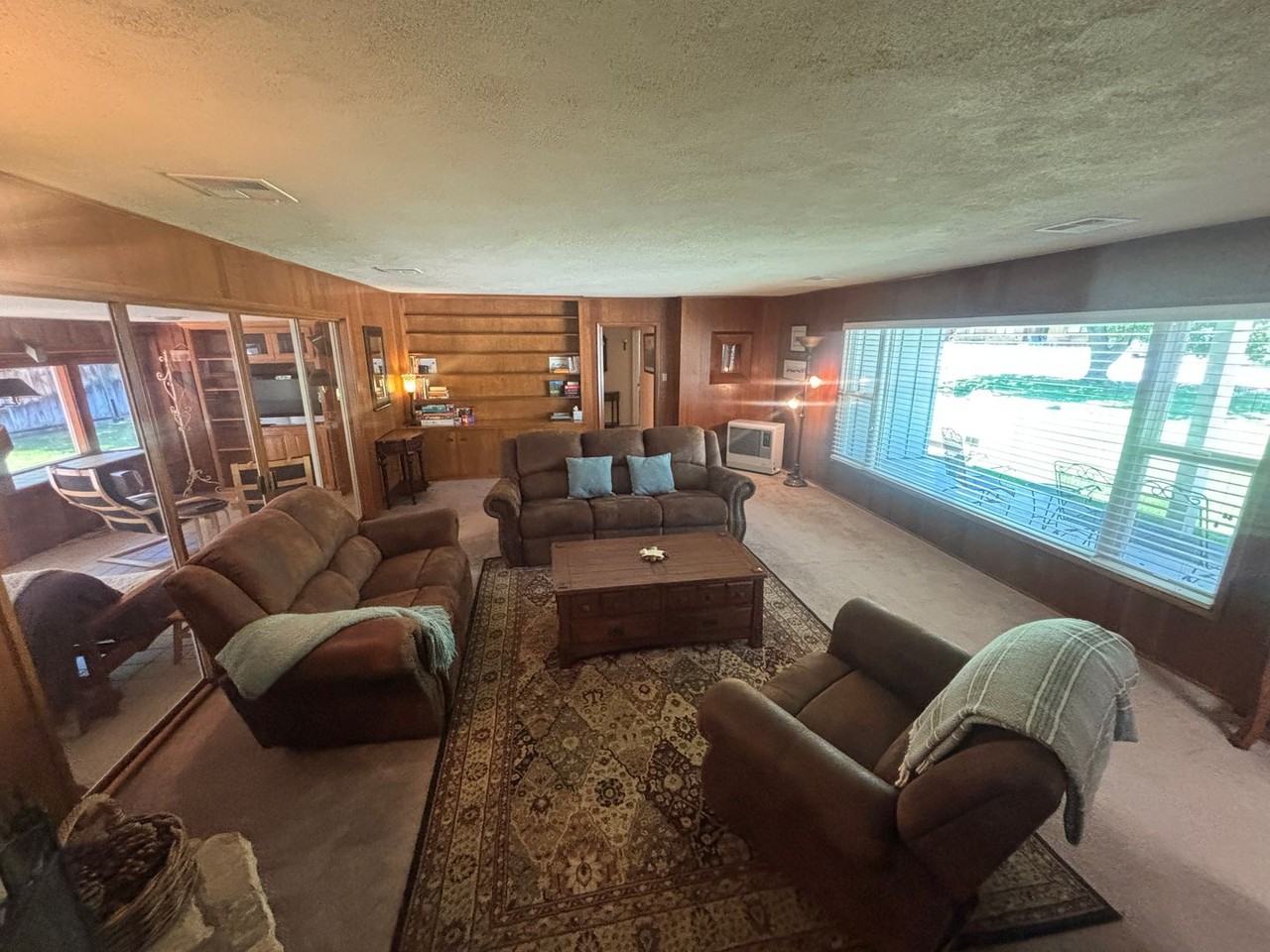 312 Mount Tom Rd - Photo 3 of 15
