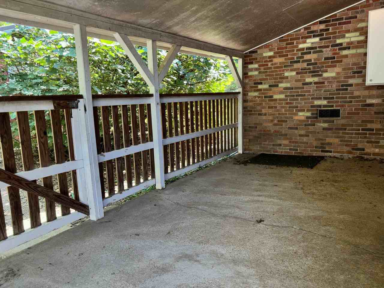 416 Oneida Ave - Photo 4 of 20