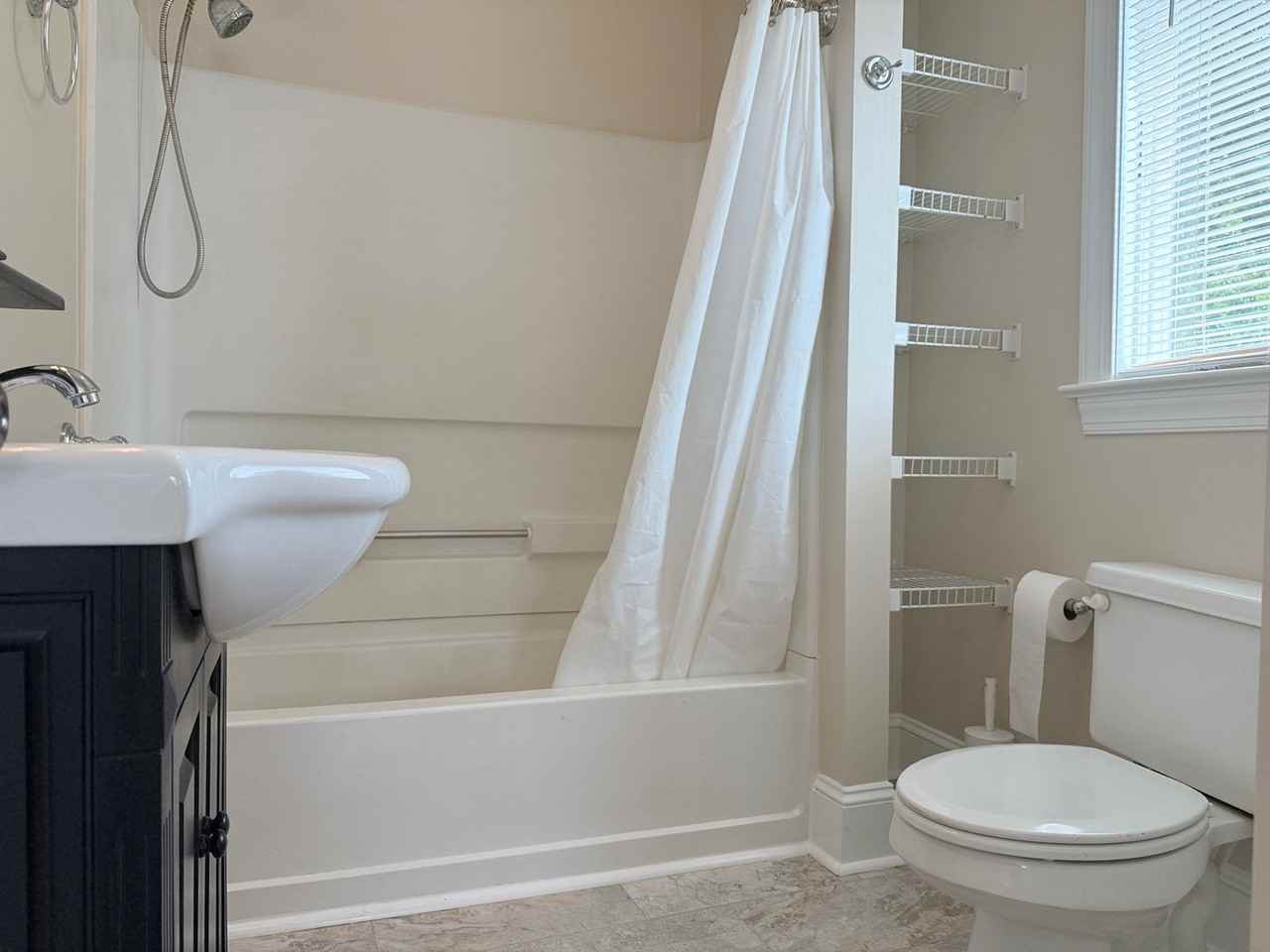 100 Governors Ave - Photo 7 of 12