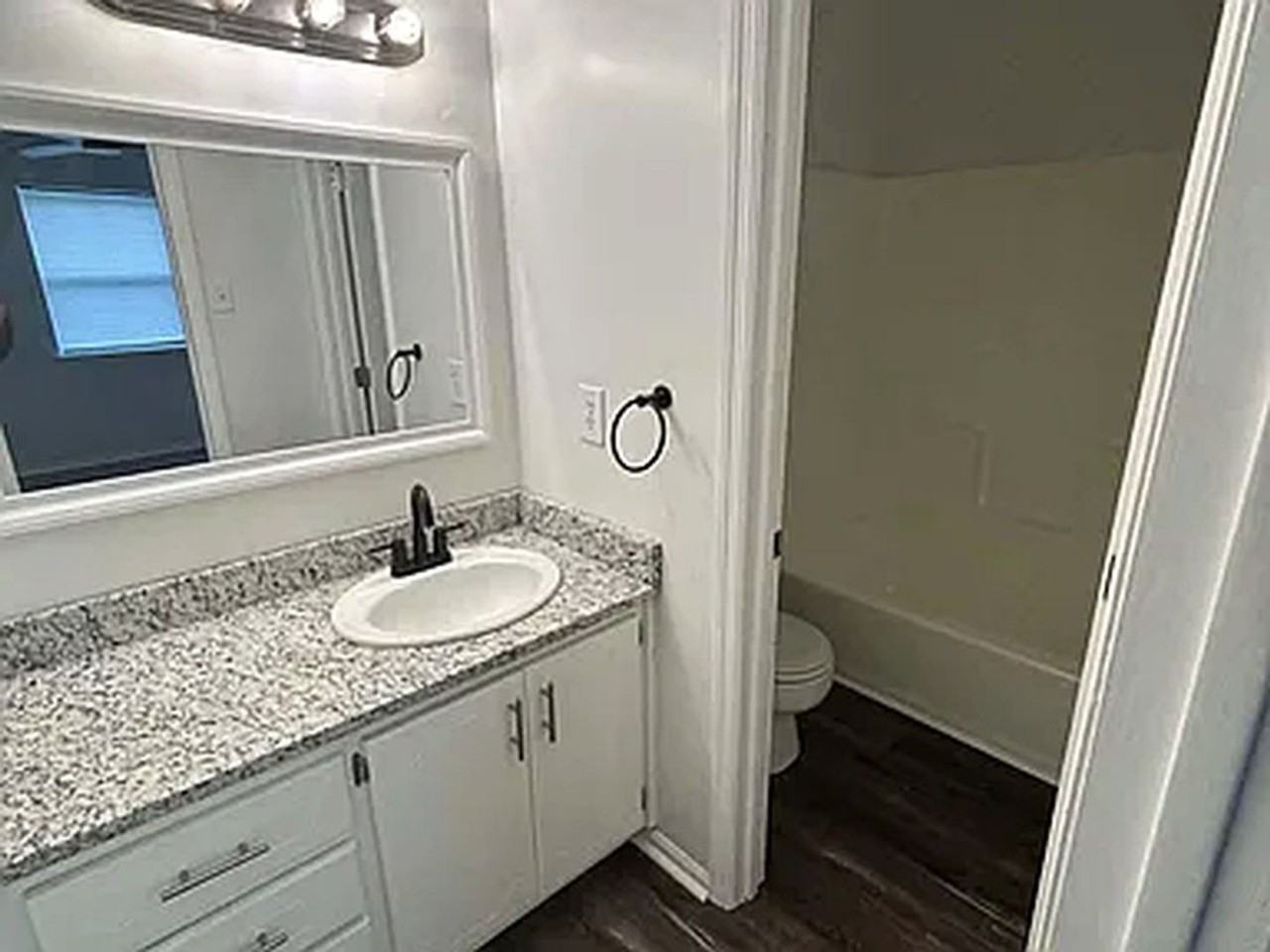 4 Brookwood Cir - Photo 3 of 8
