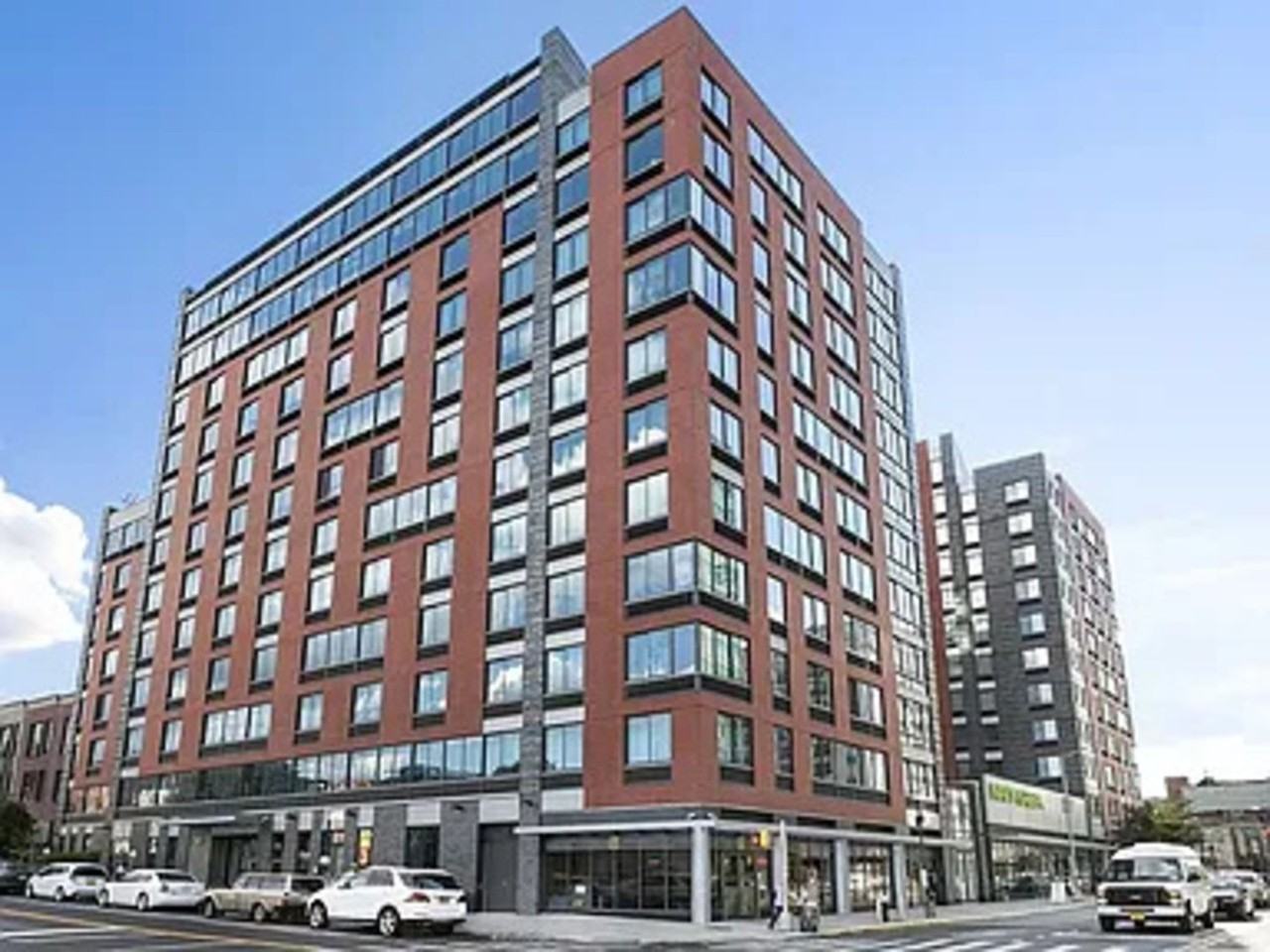 8 Vanderbilt Ave - Photo 2 of 12