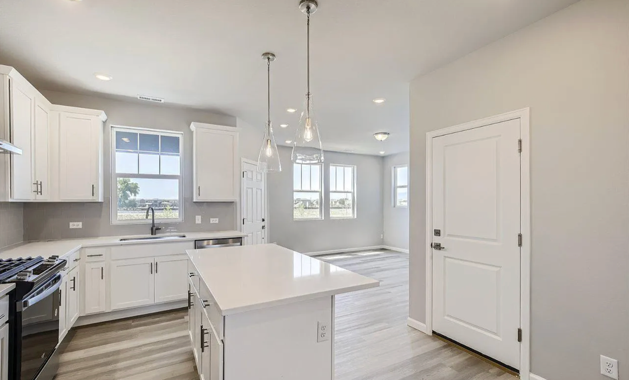 2135 Arborwood Ln - Photo 4 of 29