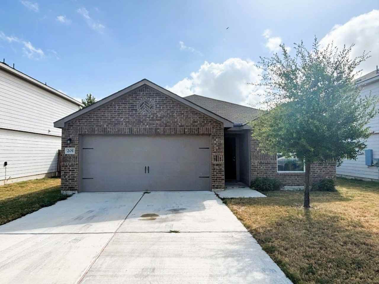 201 Sunnymeade Ln - Photo 2 of 19