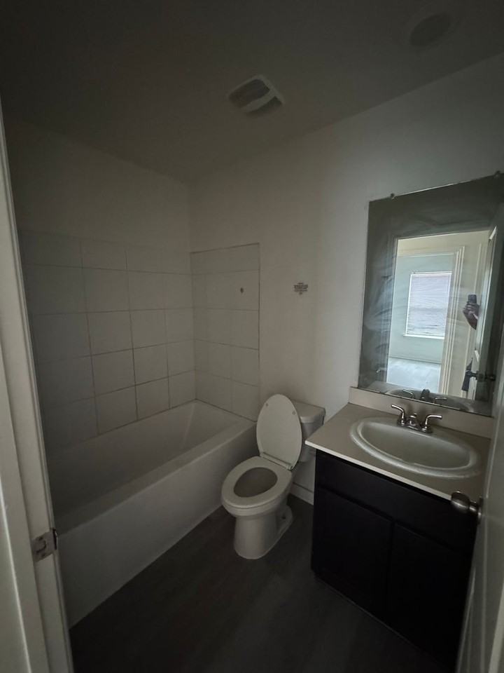 1413 N 7th St #B - Photo 4 of 7