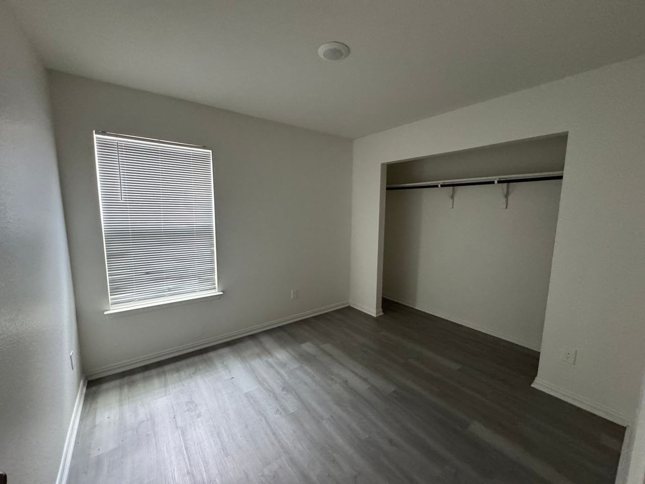 1413 N 7th St #B - Photo 5 of 7