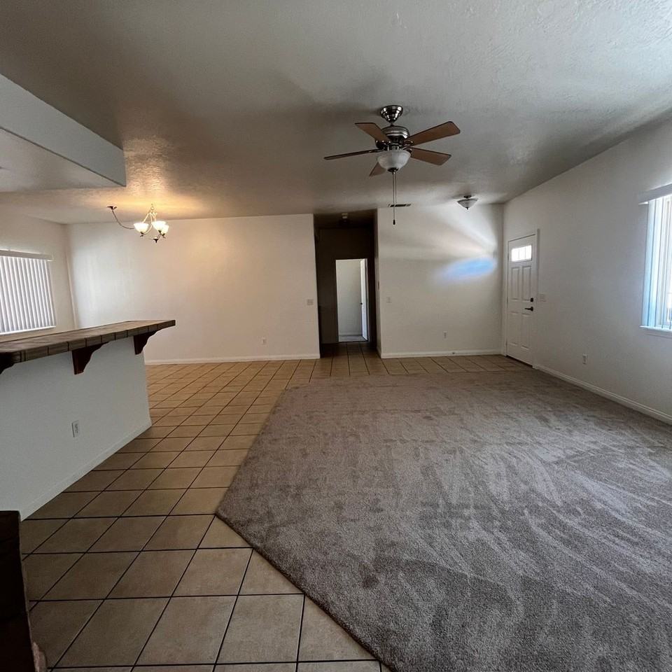 7764 Corona Ave - Photo 6 of 21