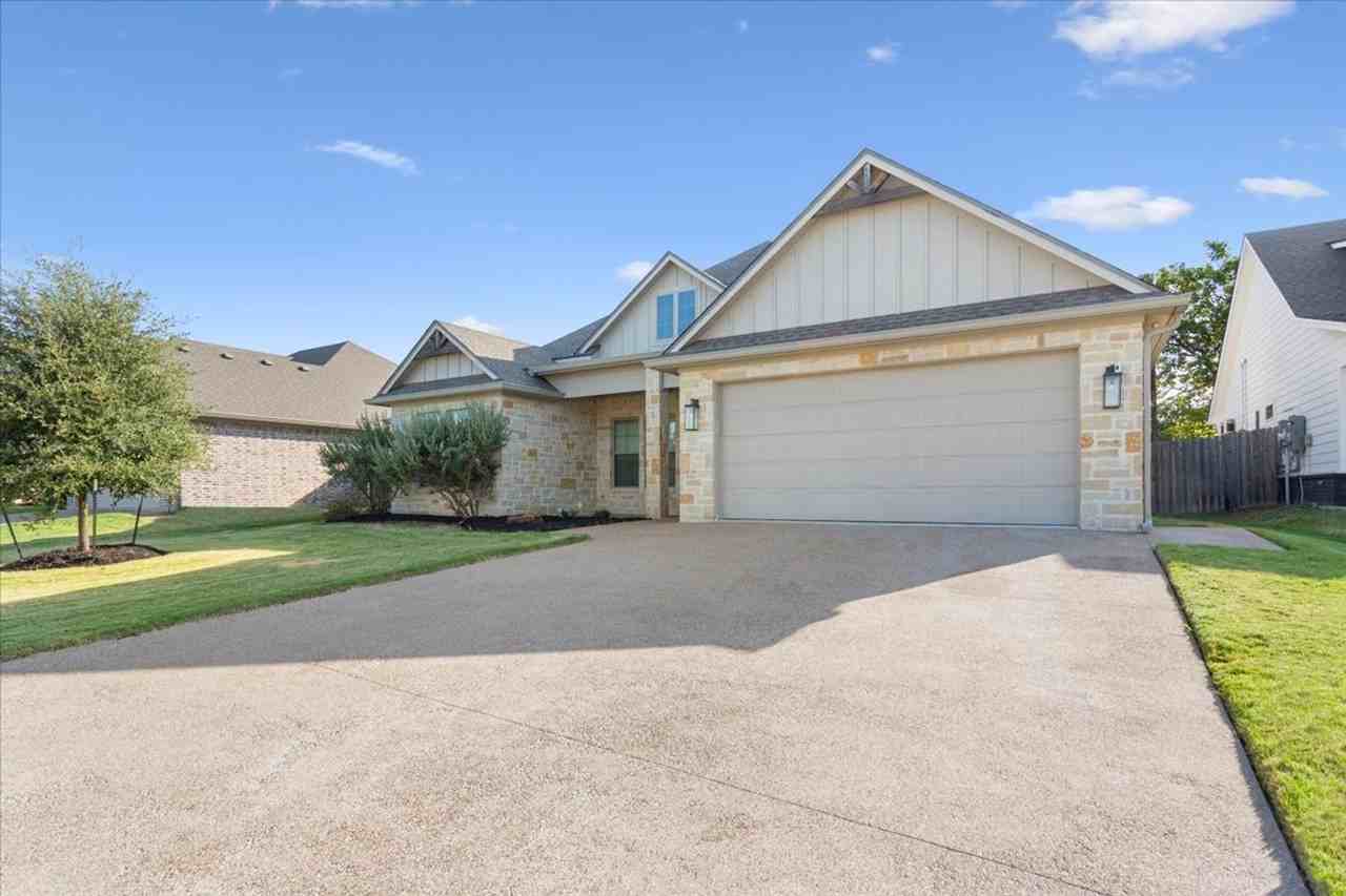 10357 Fallen Leaf Dr - Photo 2 of 38