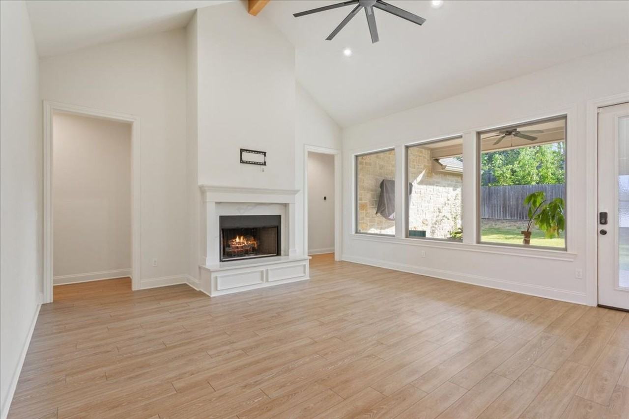 10357 Fallen Leaf Dr - Photo 4 of 38