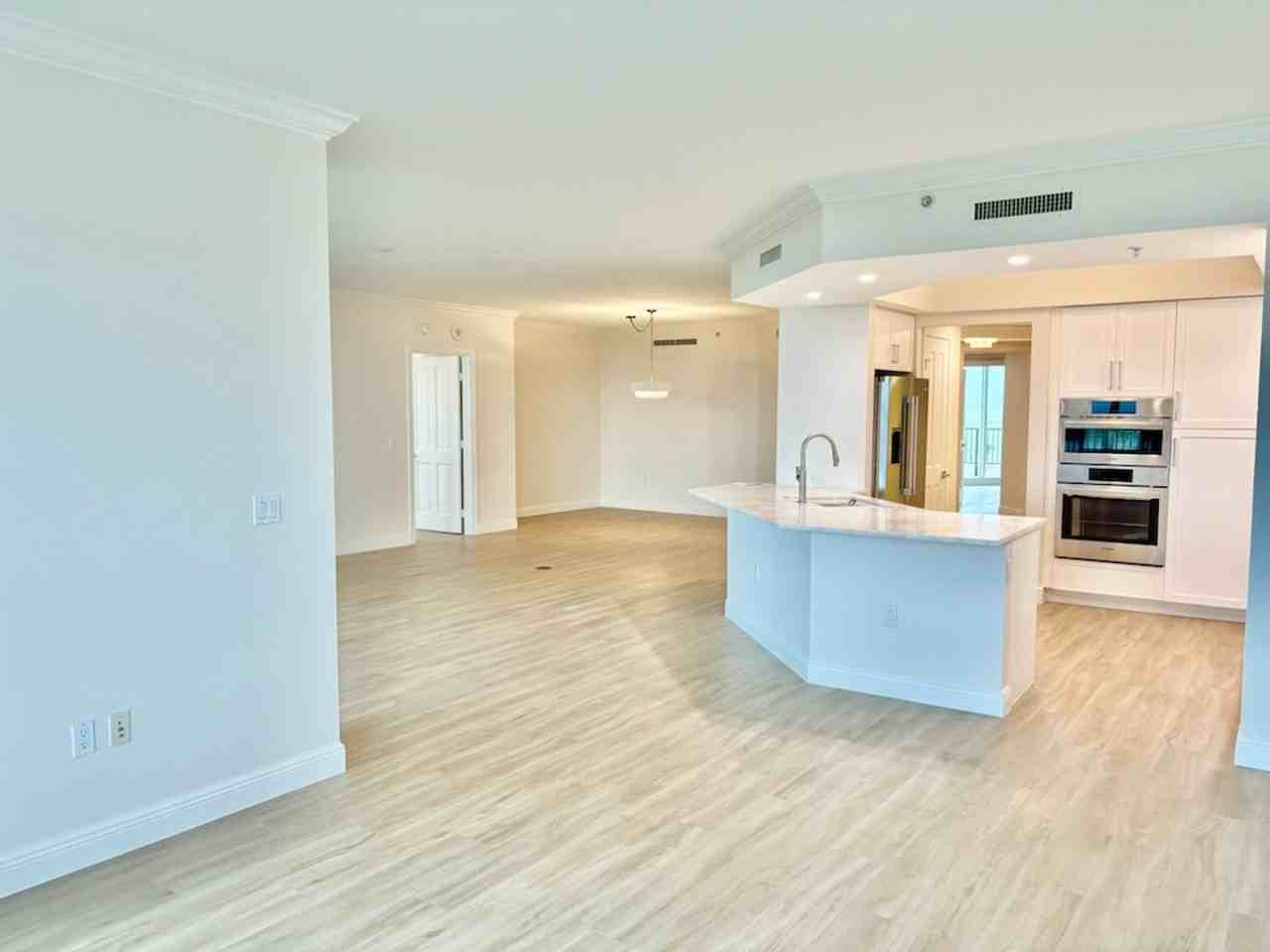 1060 Borghese Ln #803 - Photo 5 of 19