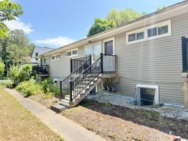 featured image of 203 Harbor Rd