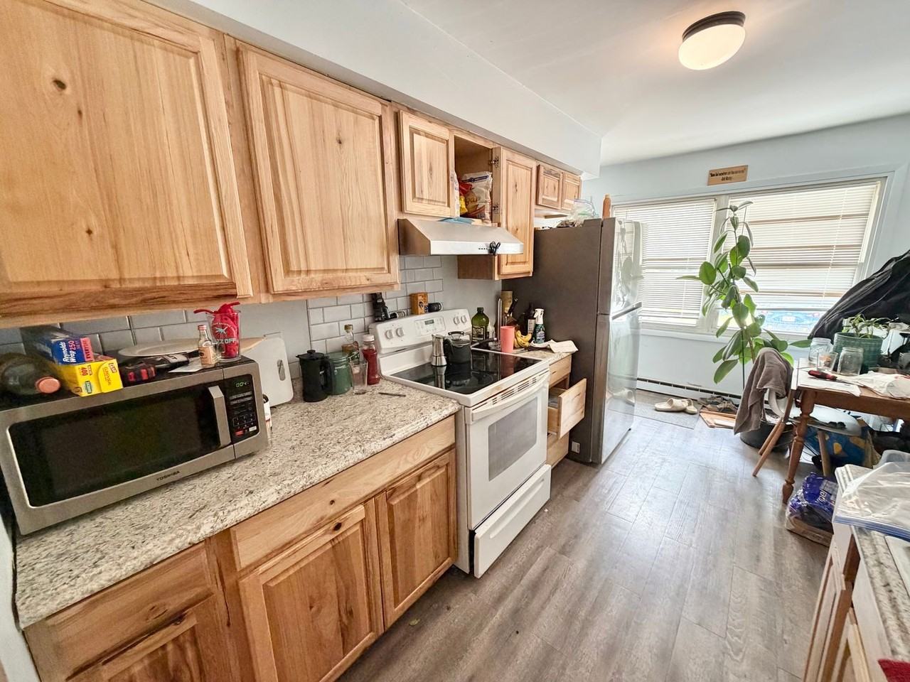 203 Harbor Rd - Photo 3 of 21