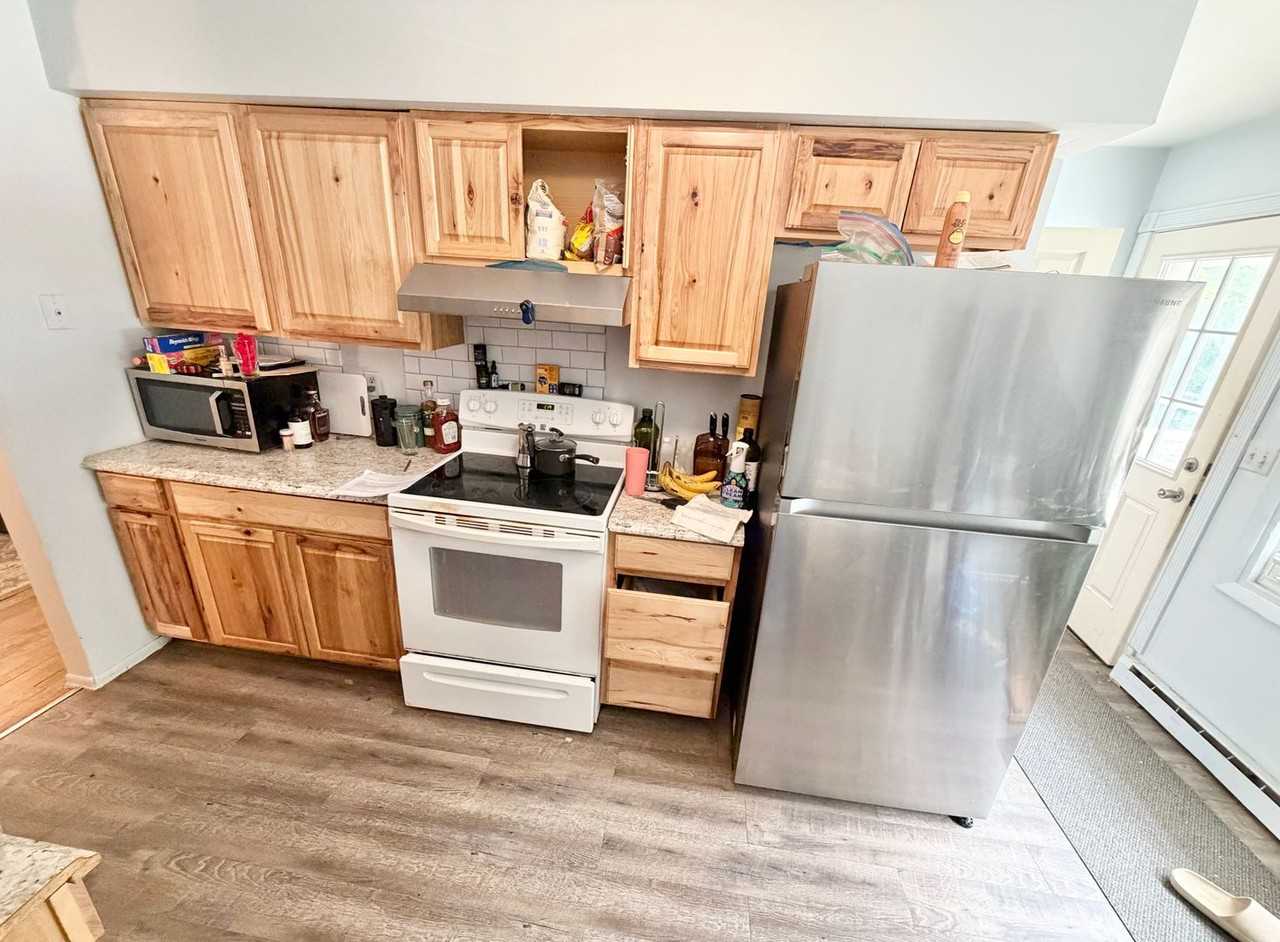 203 Harbor Rd - Photo 4 of 21