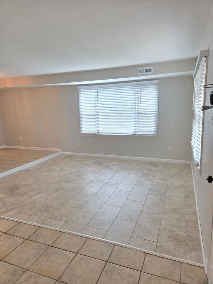 3804 Daiquiri Ct - Photo 2 of 33