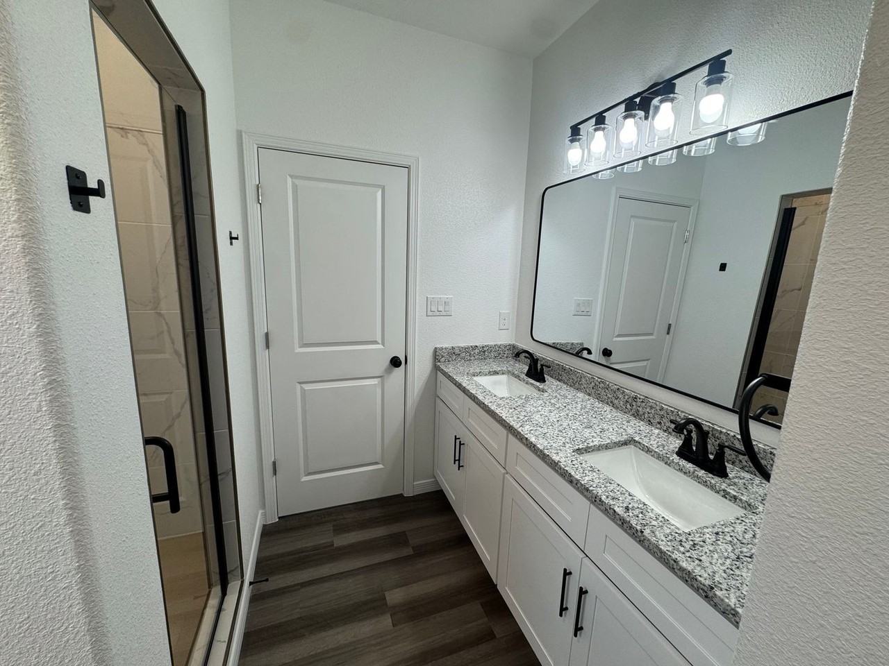 2820 N Platino Dr - Photo 2 of 7