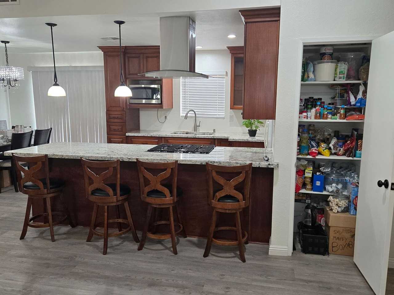 12570 11th Ave - Photo 4 of 8