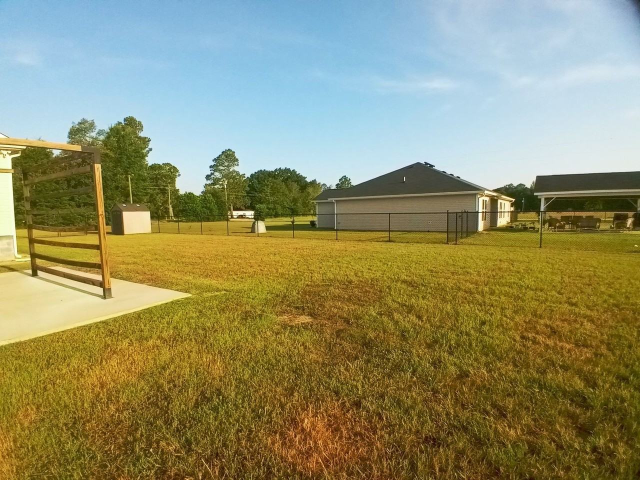 3725 Pinewood Rd - Photo 7 of 41
