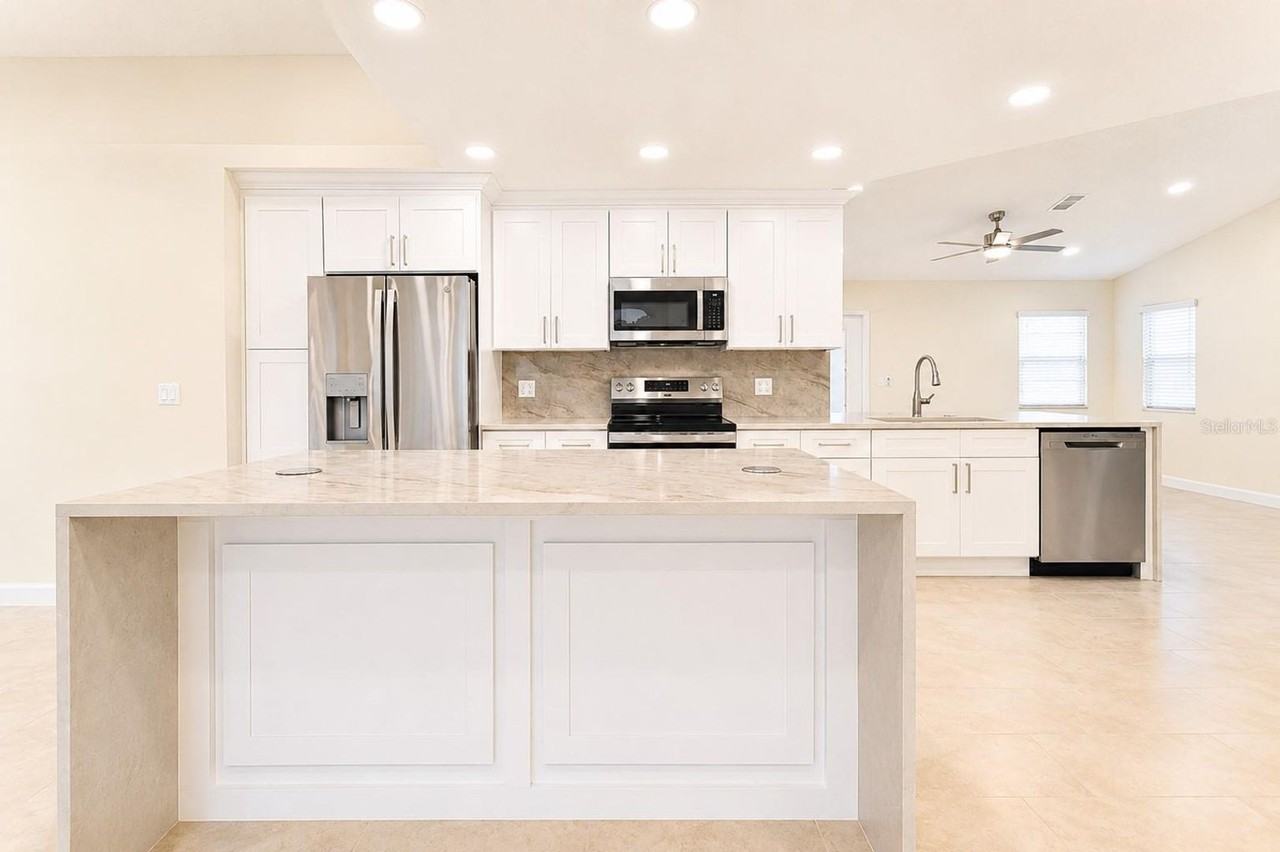 2229 Foggy Ridge Pkwy - Photo 5 of 26