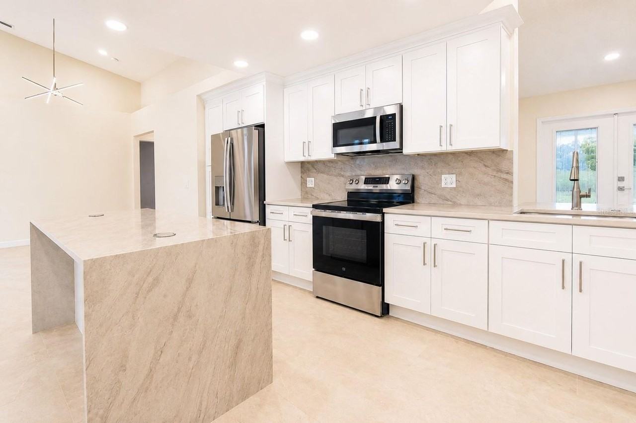2229 Foggy Ridge Pkwy - Photo 7 of 26