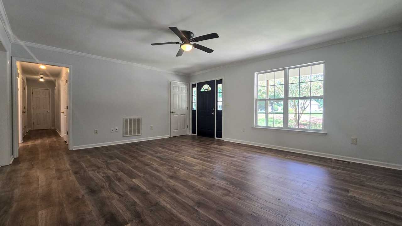 5607 Whispering Pines Dr - Photo 3 of 16