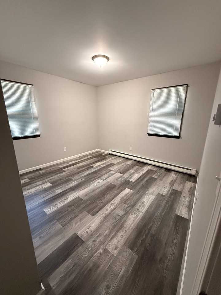 185 Susan St #185-4 - Photo 4 of 8