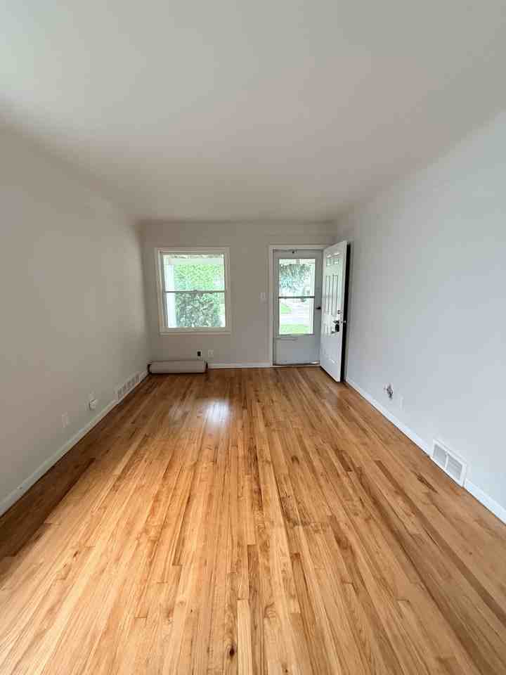 1465 New York Ave #1 - Photo 2 of 6