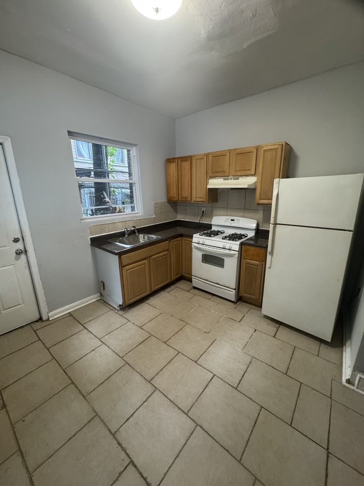 3836 N 9th St #1 - Photo 6 of 12