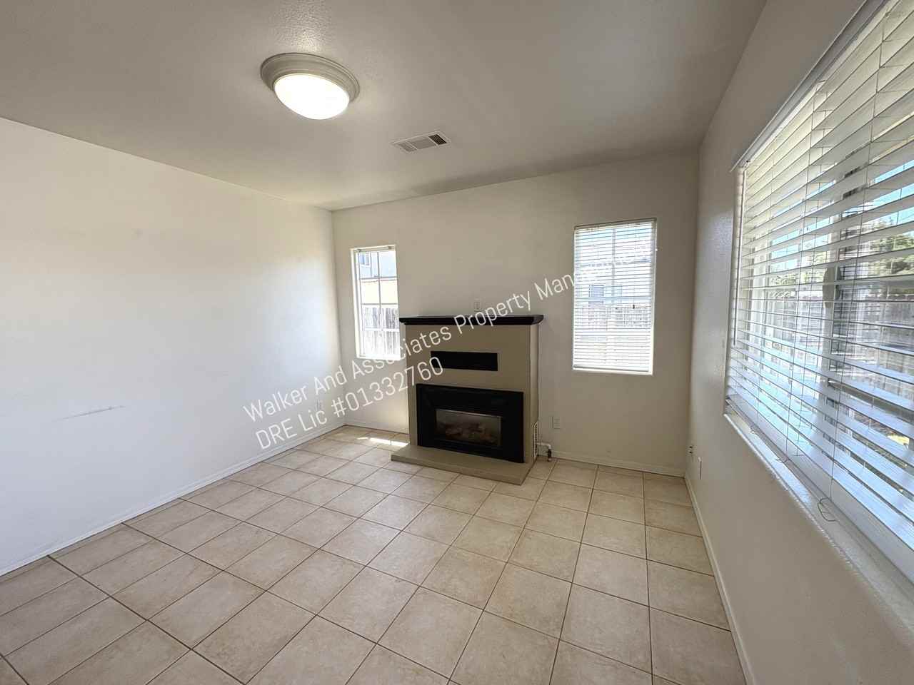 130 Twitchell St #1 - Photo 3 of 8