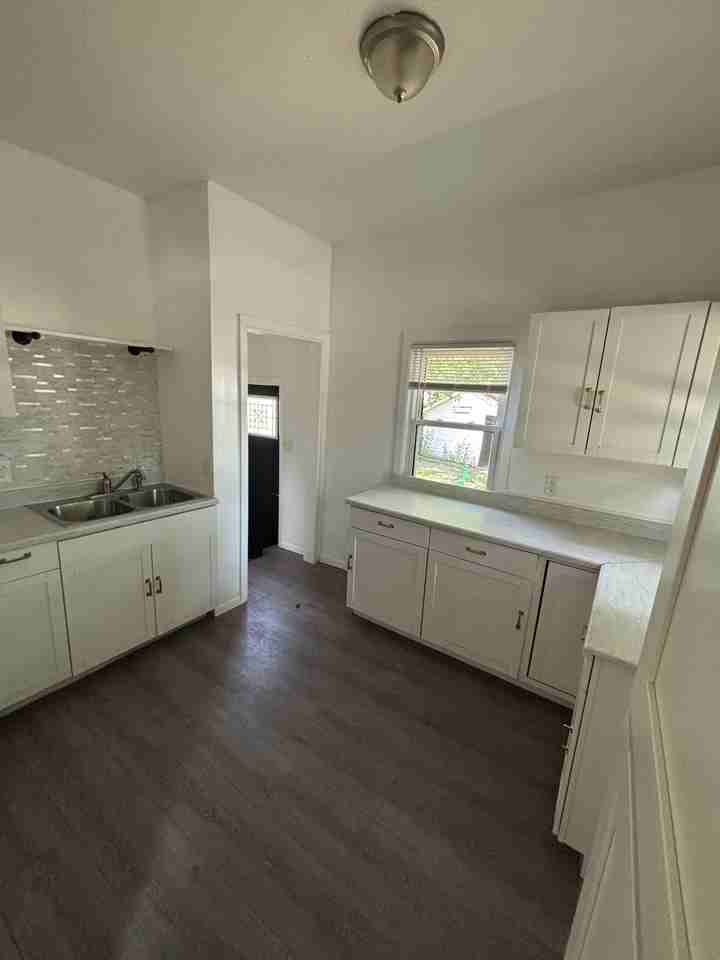 2900 Russell Ave N #1 - Photo 3 of 12