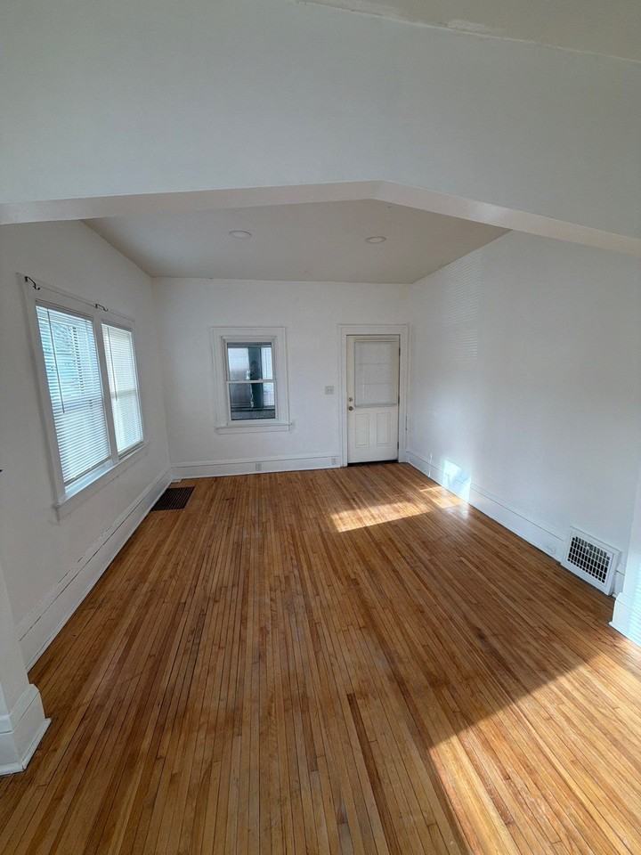 2900 Russell Ave N #1 - Photo 4 of 12