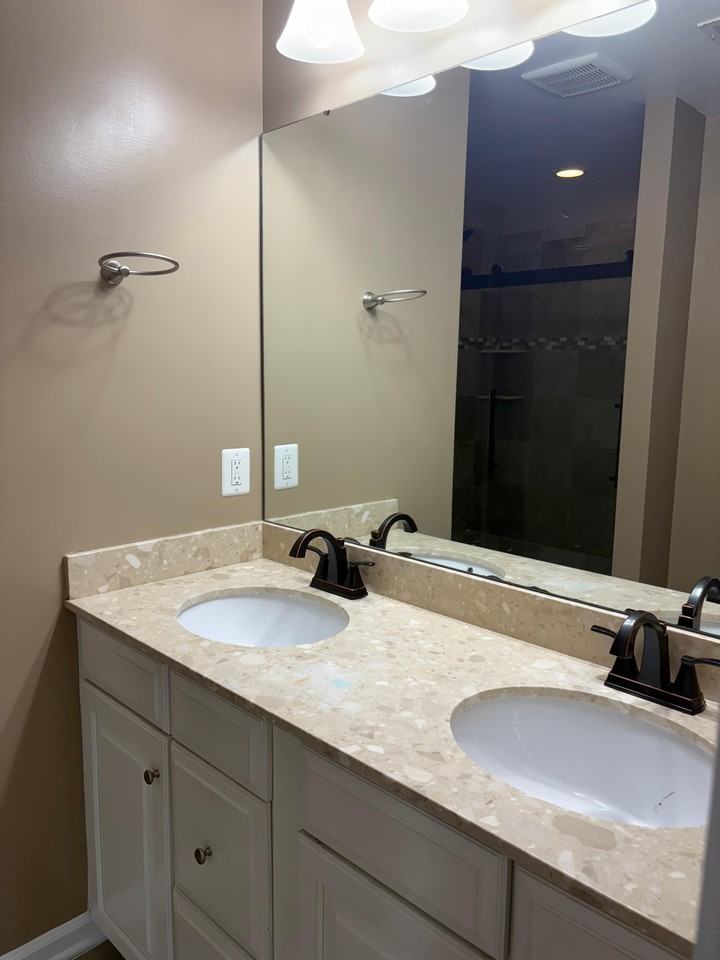 1023 Anderson Pl Se #1 - Photo 3 of 7
