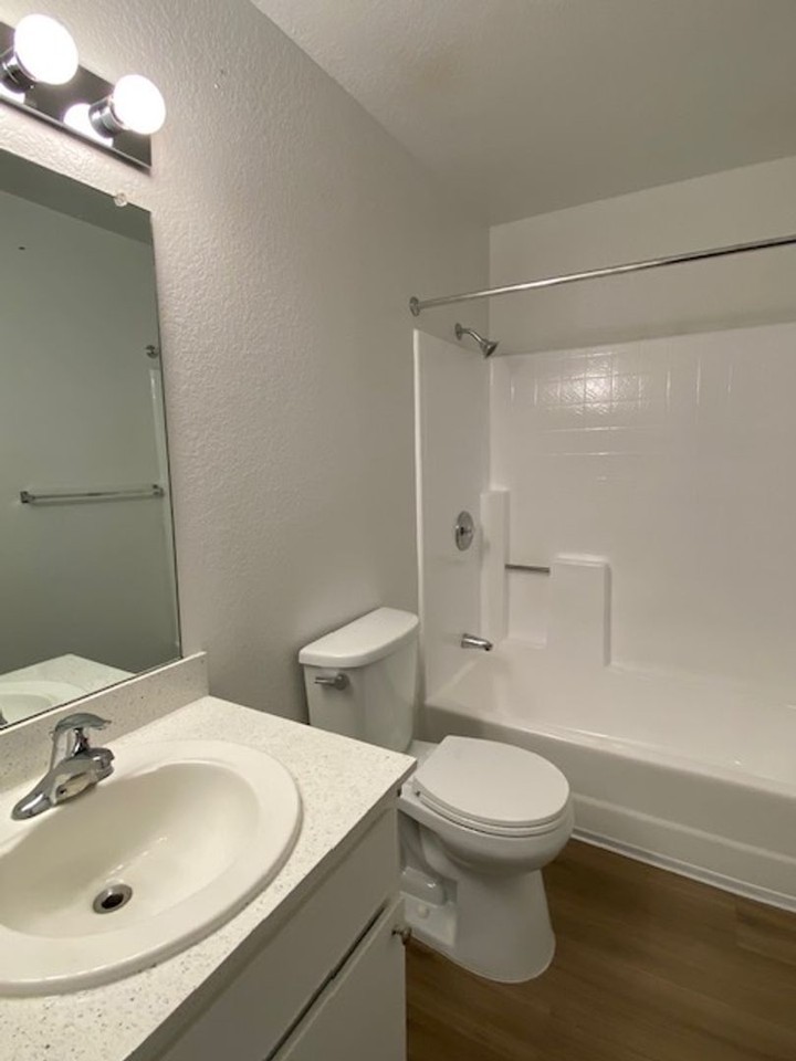 Summer Brook Apartments - Photo 5 of 23