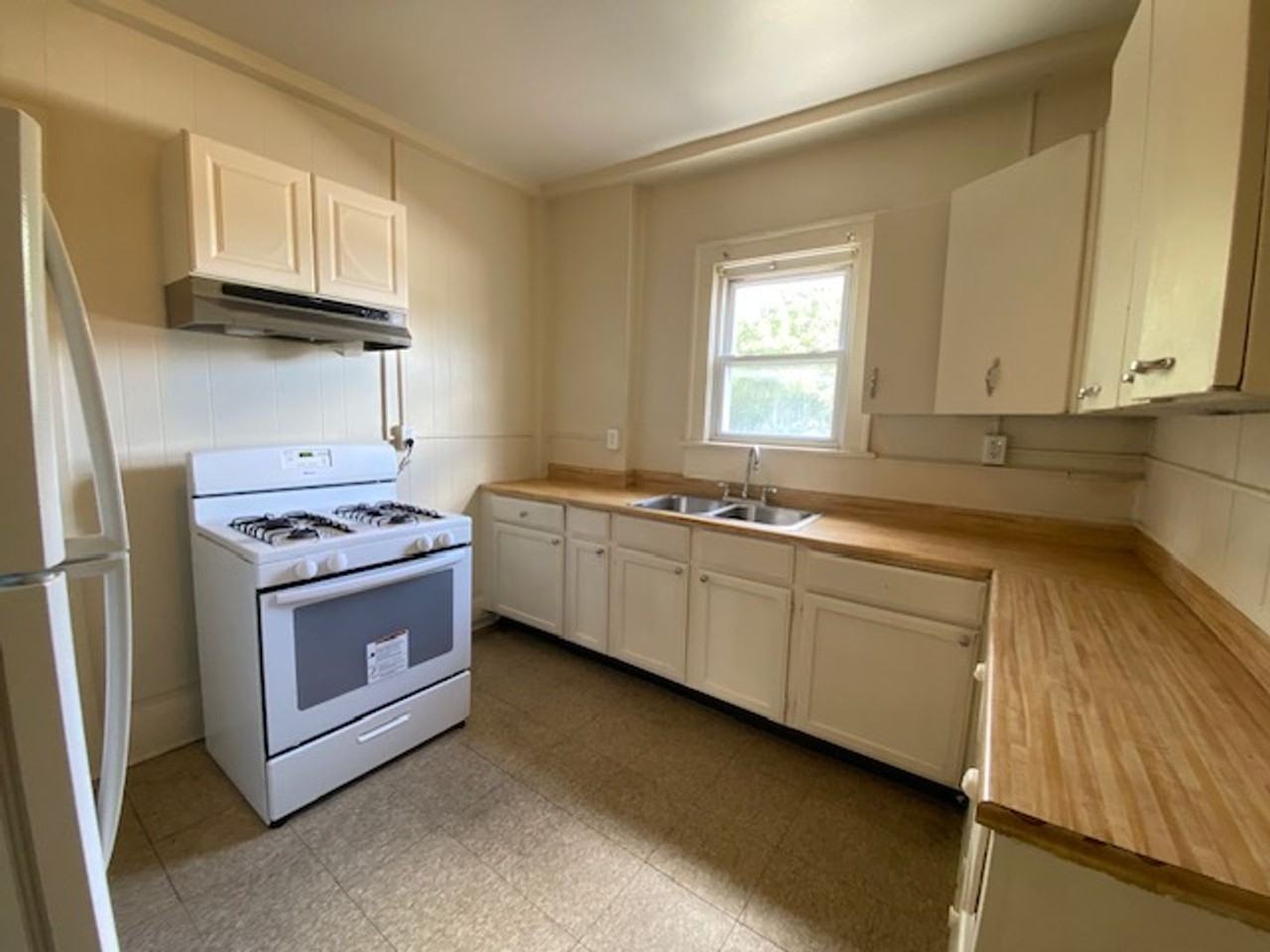 23-27 Charlotte St Akron OH 44303 MFH9 .T2 - Photo 5 of 15