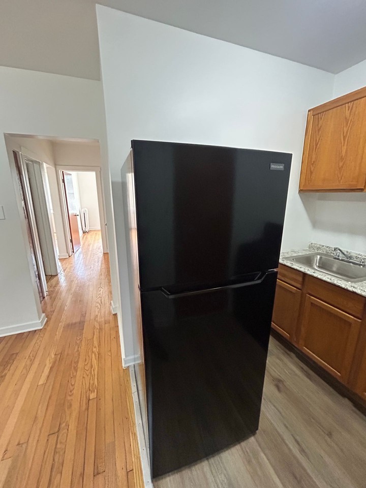 7419 S Phillips - Photo 2 of 26