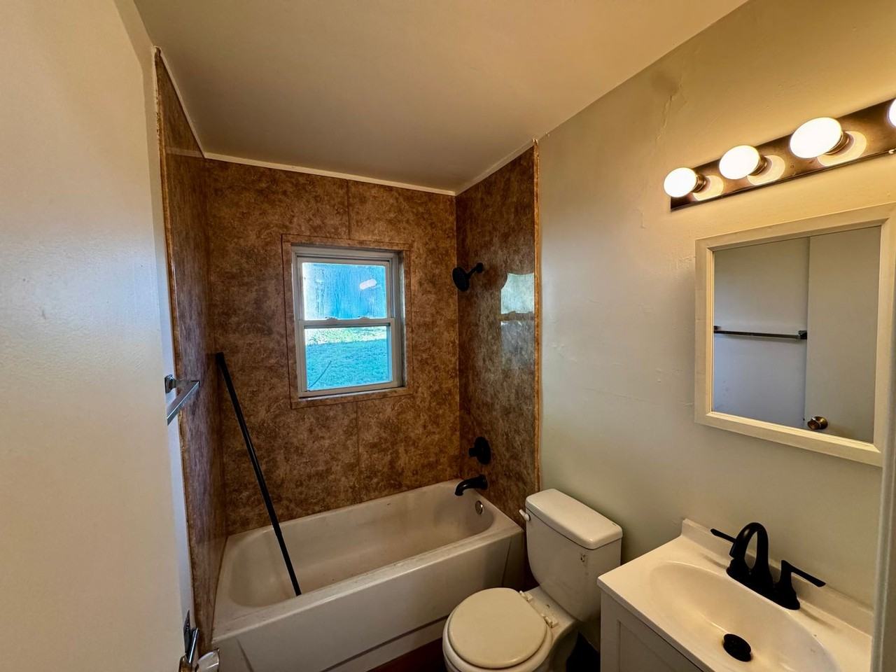 1811 13th Ave #4 - Photo 3 of 9