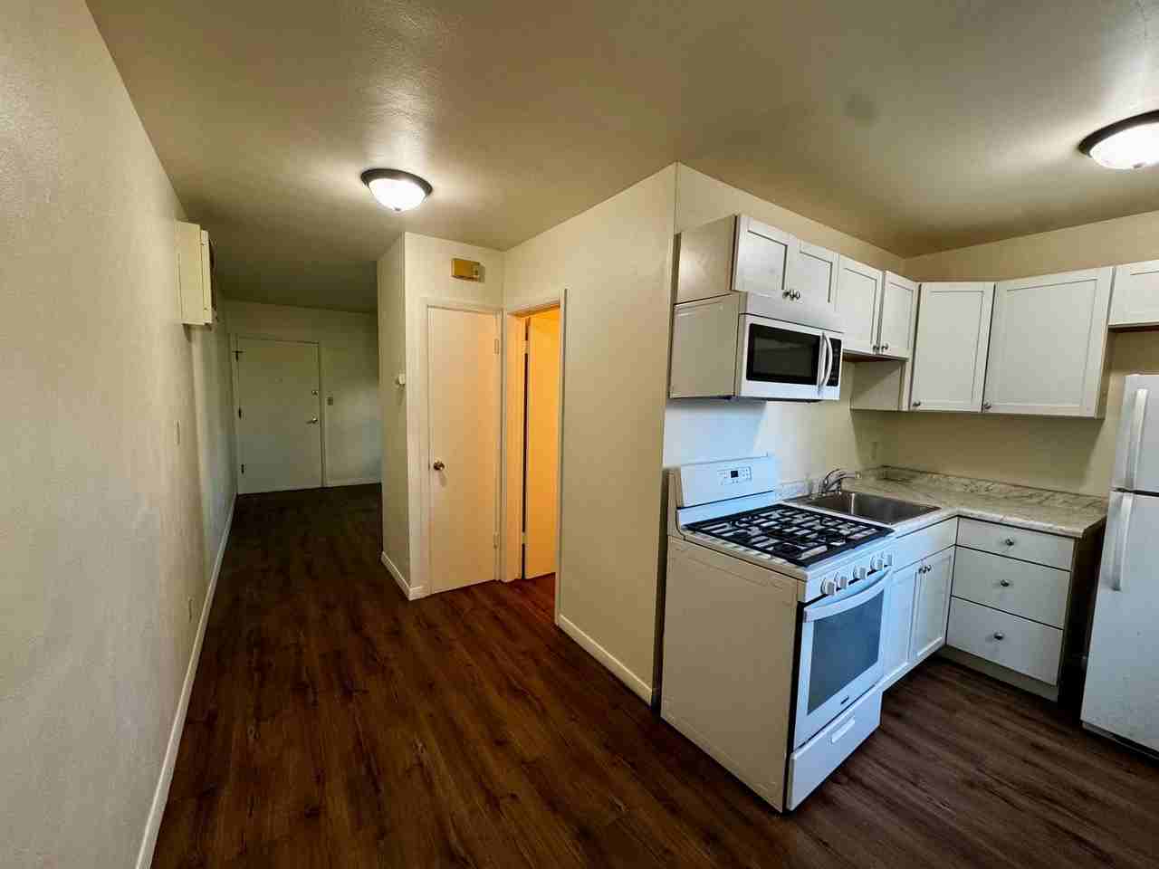 1811 13th Ave #4 - Photo 4 of 9