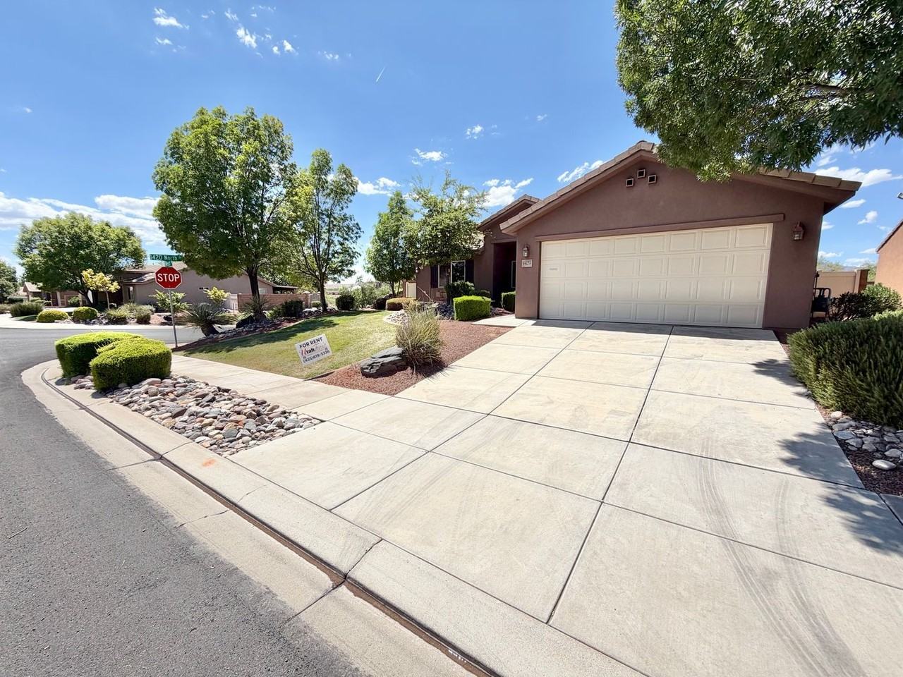 1429 N 2200 W - Photo 2 of 28