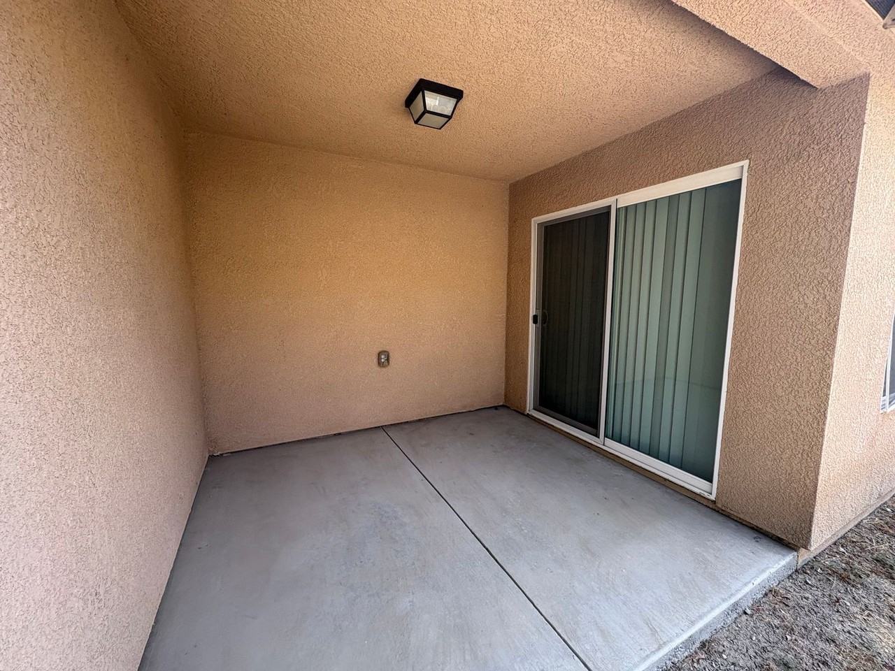2109 Bella Oaks Dr - Photo 2 of 23