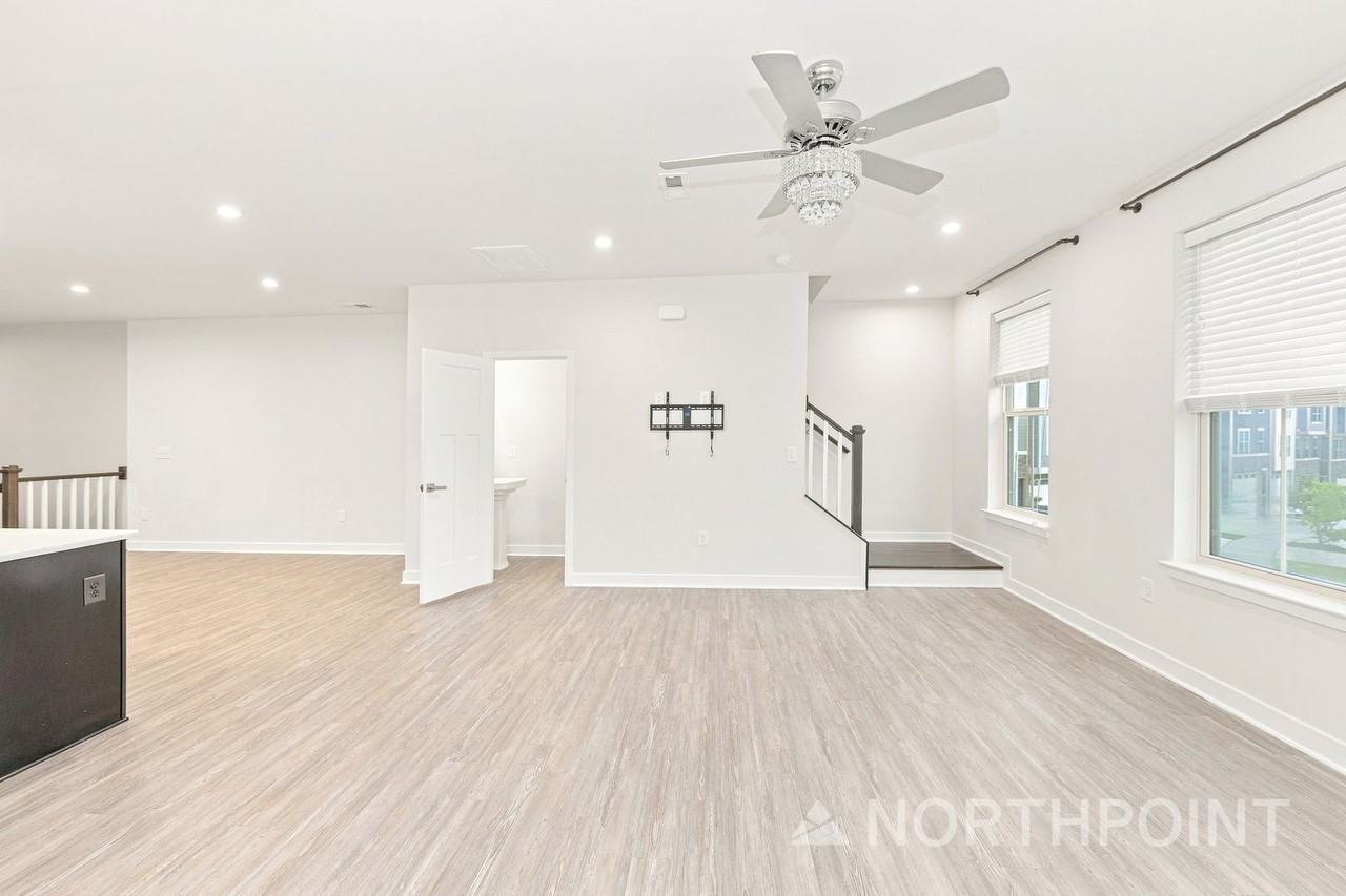 934 Channing Park Cir - Photo 4 of 26