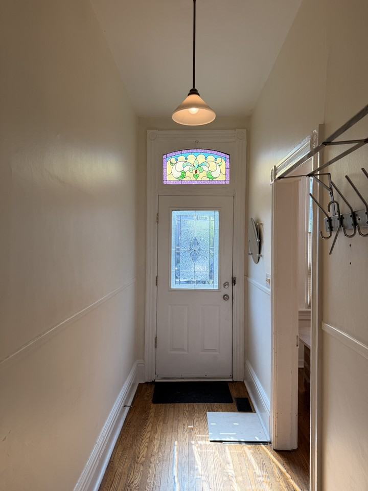 Gladstone Ave - Photo 2 of 16