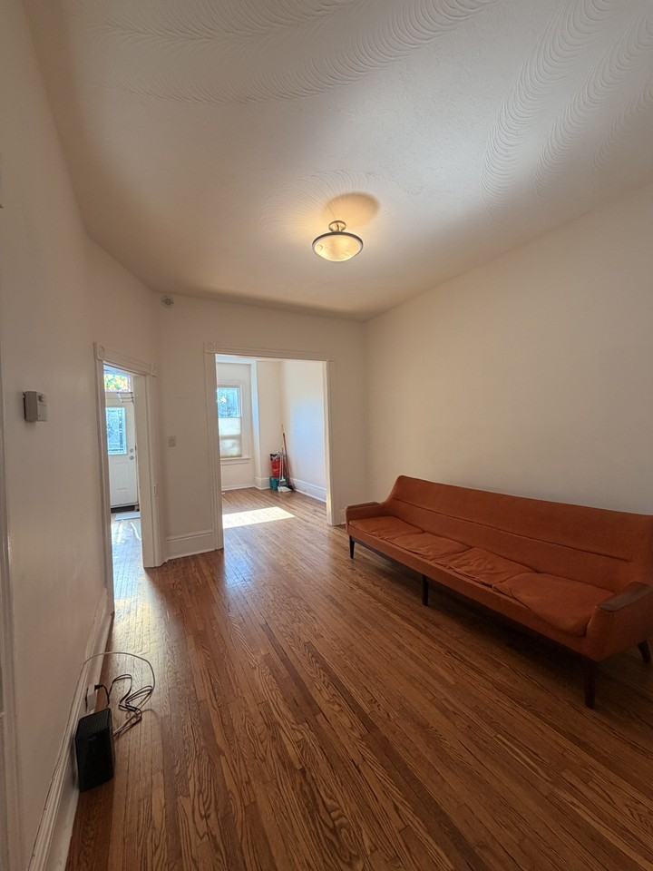 Gladstone Ave - Photo 4 of 16