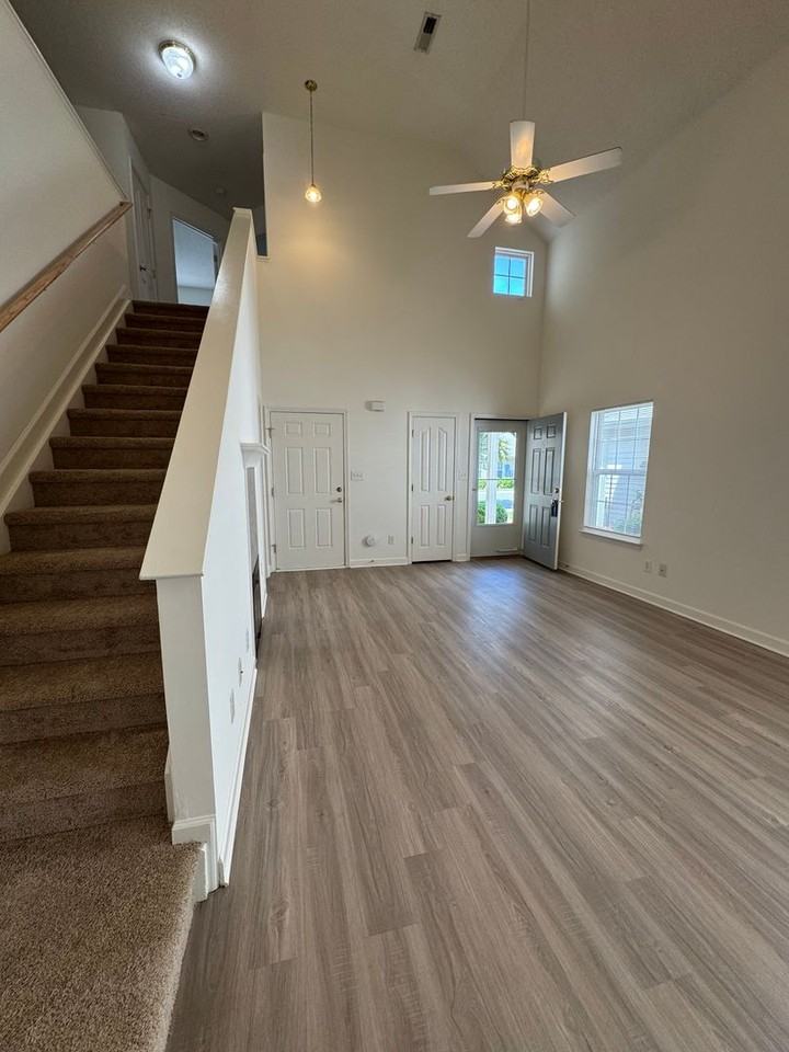 203 Clusters Cir - Photo 2 of 21