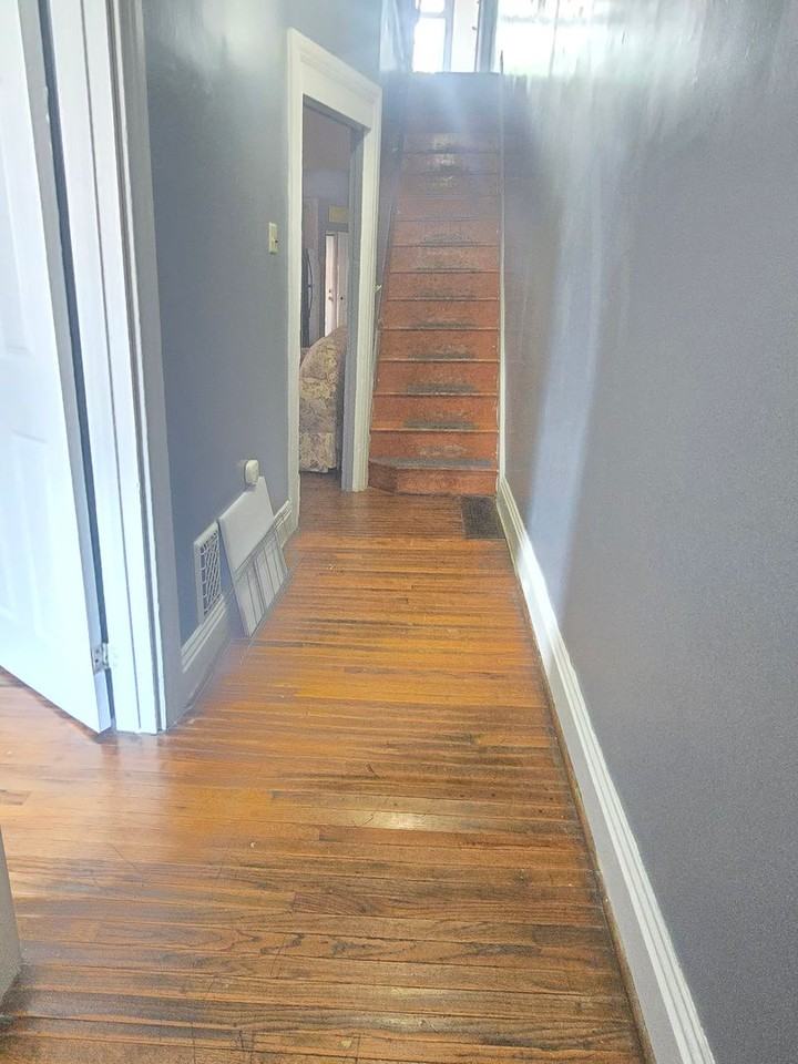 228 W Jackson St - Photo 2 of 23