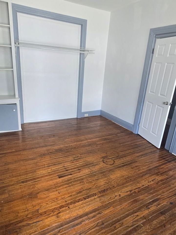 228 W Jackson St - Photo 3 of 23