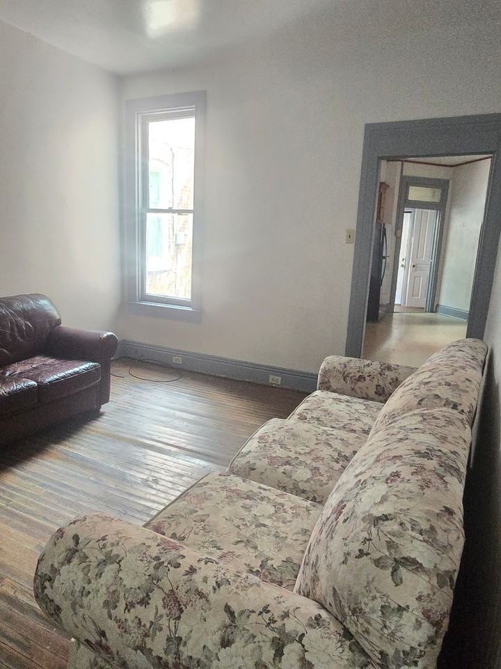 228 W Jackson St - Photo 4 of 23