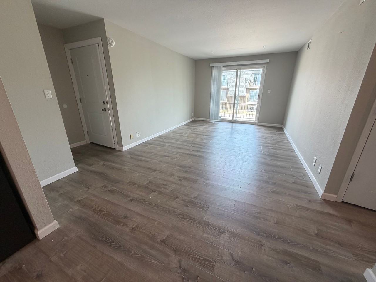 3408 Balboa Ln #35 - Photo 4 of 33